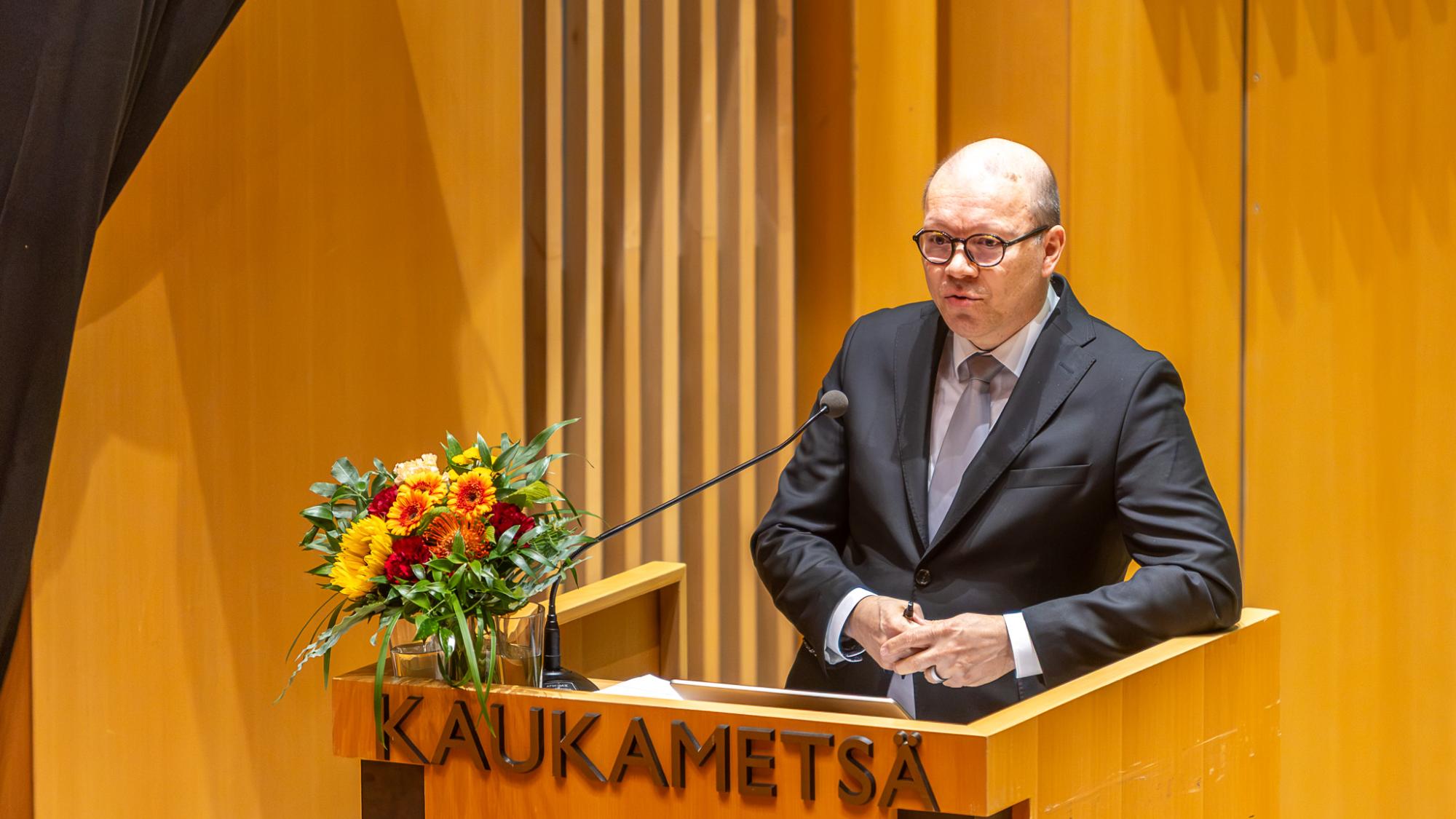 Rehtori Petteri Alahuhta