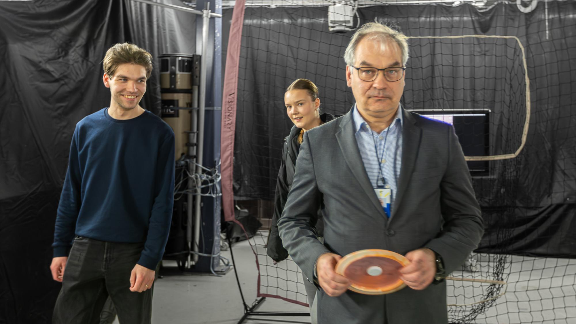 Frisbeegolfkiekon ominaisuuksien mittauspiste