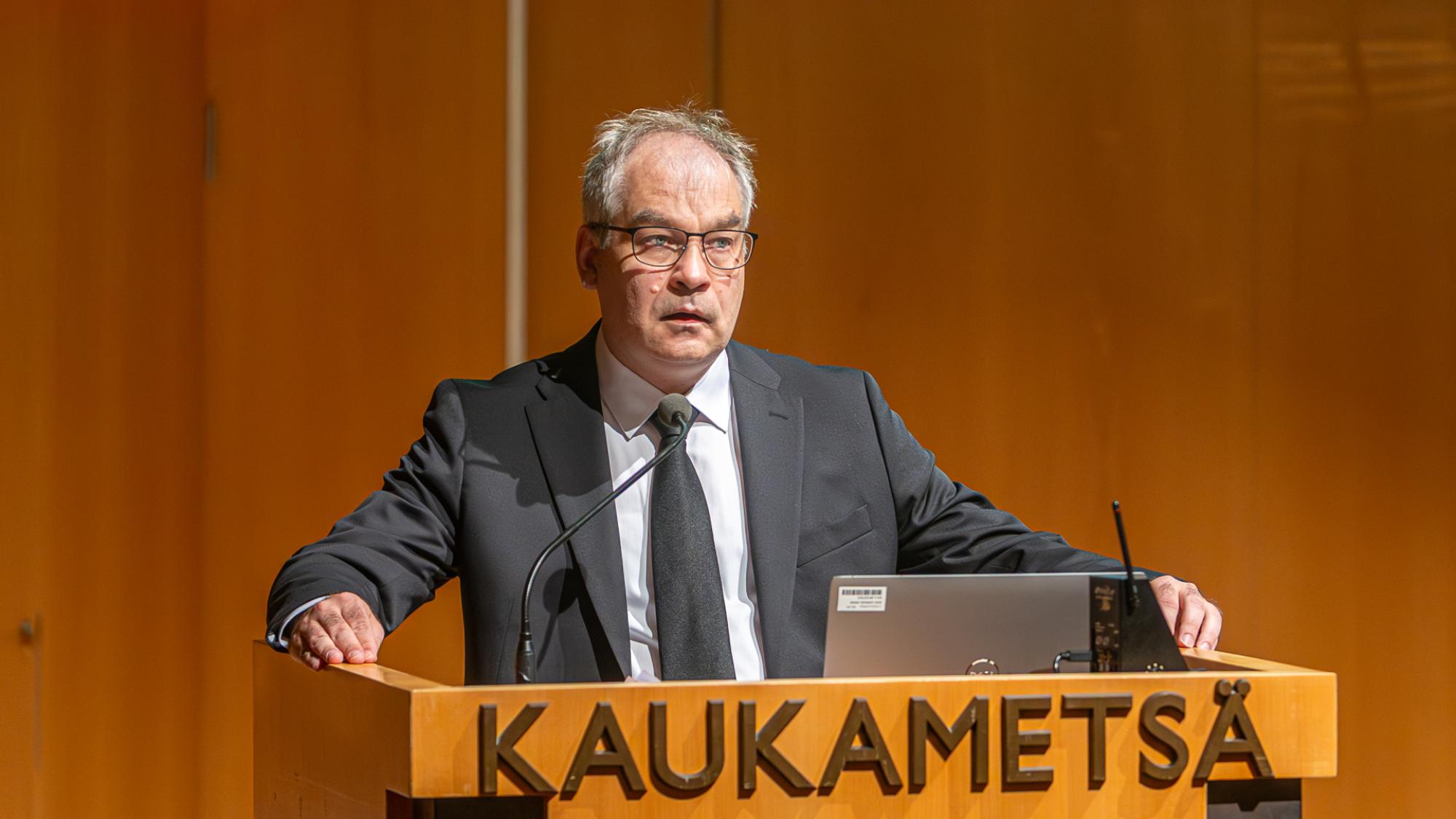 johtaja Jarkko Räty
