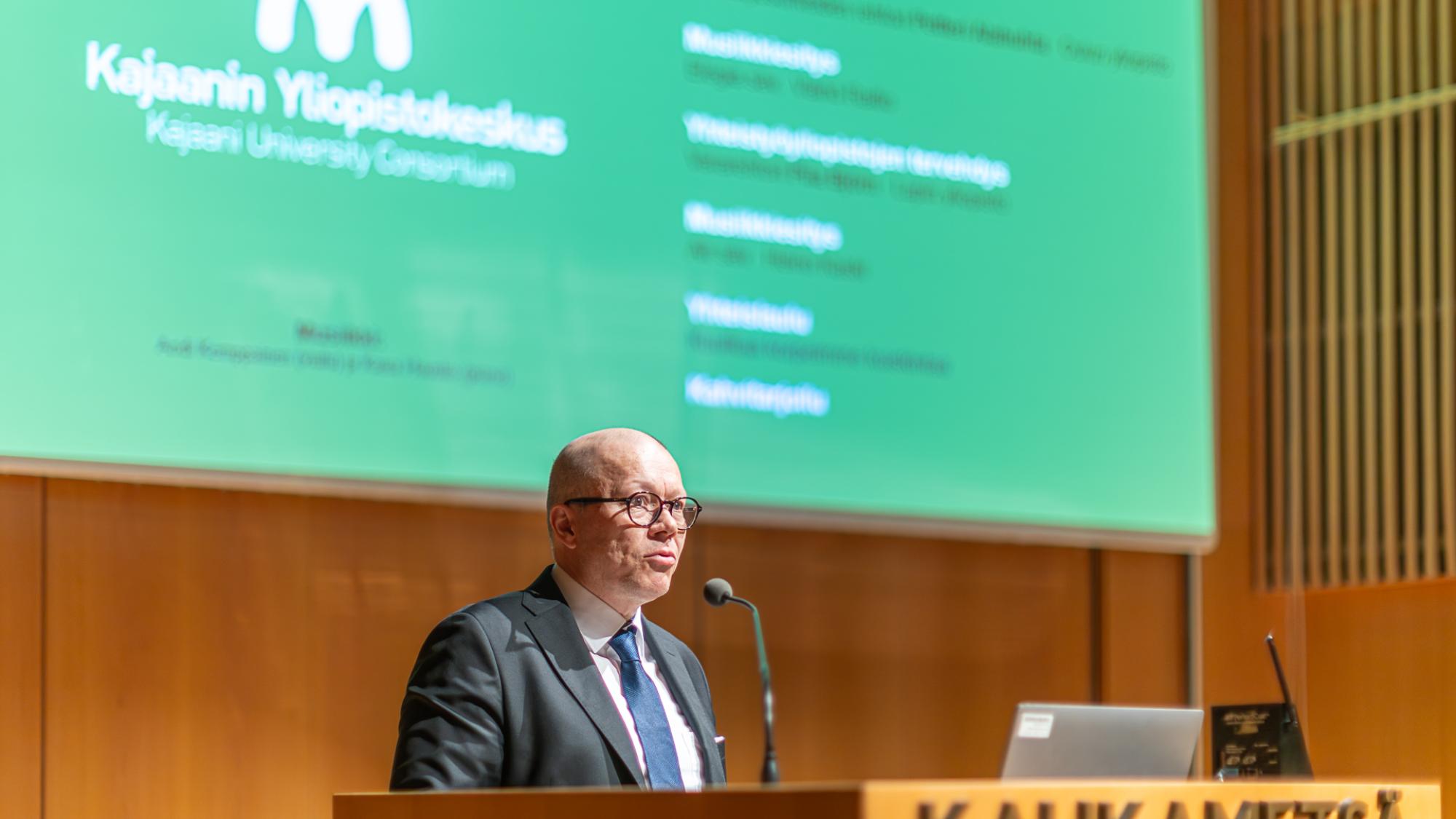 yhteistyösuhteiden rehtori Petteri Alahuhta