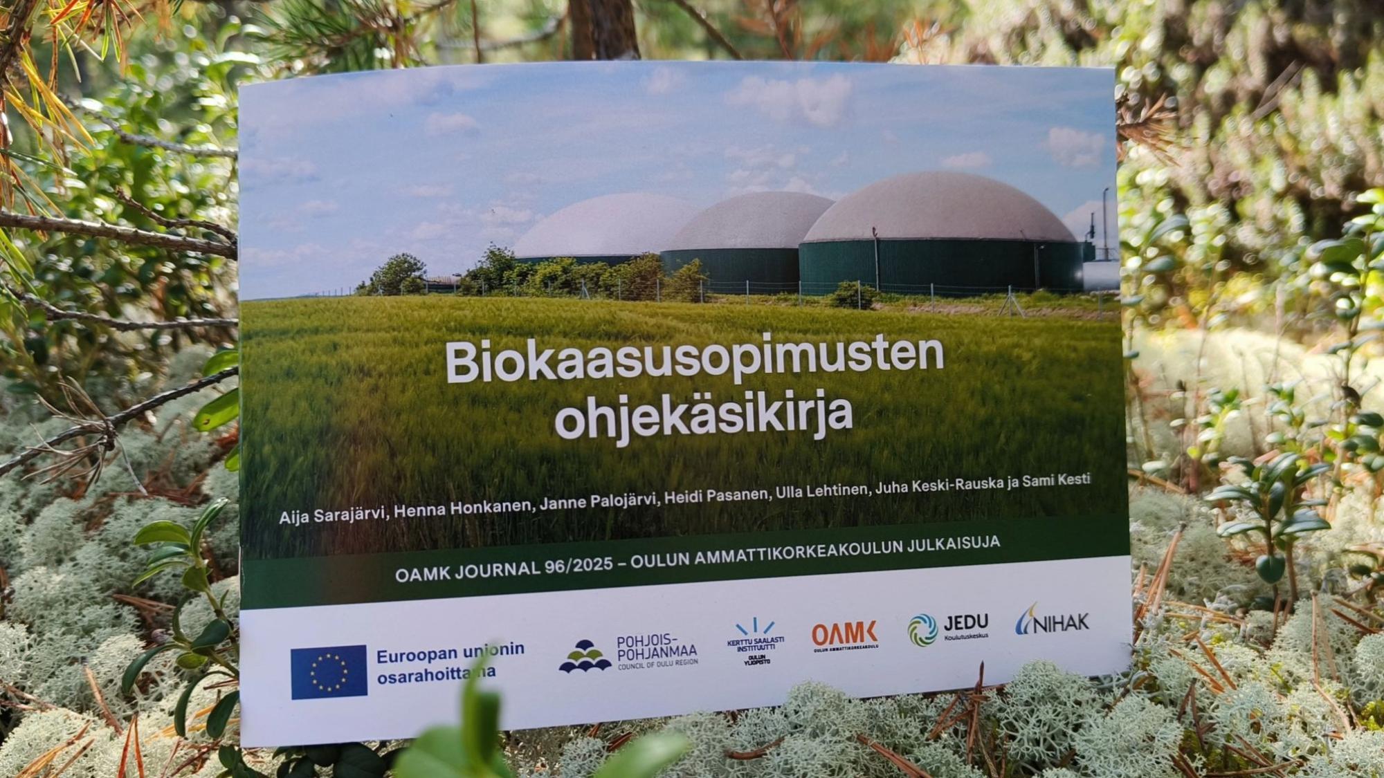 biokaasusopimusten ohjekäsikirja metsässä kuvattuna