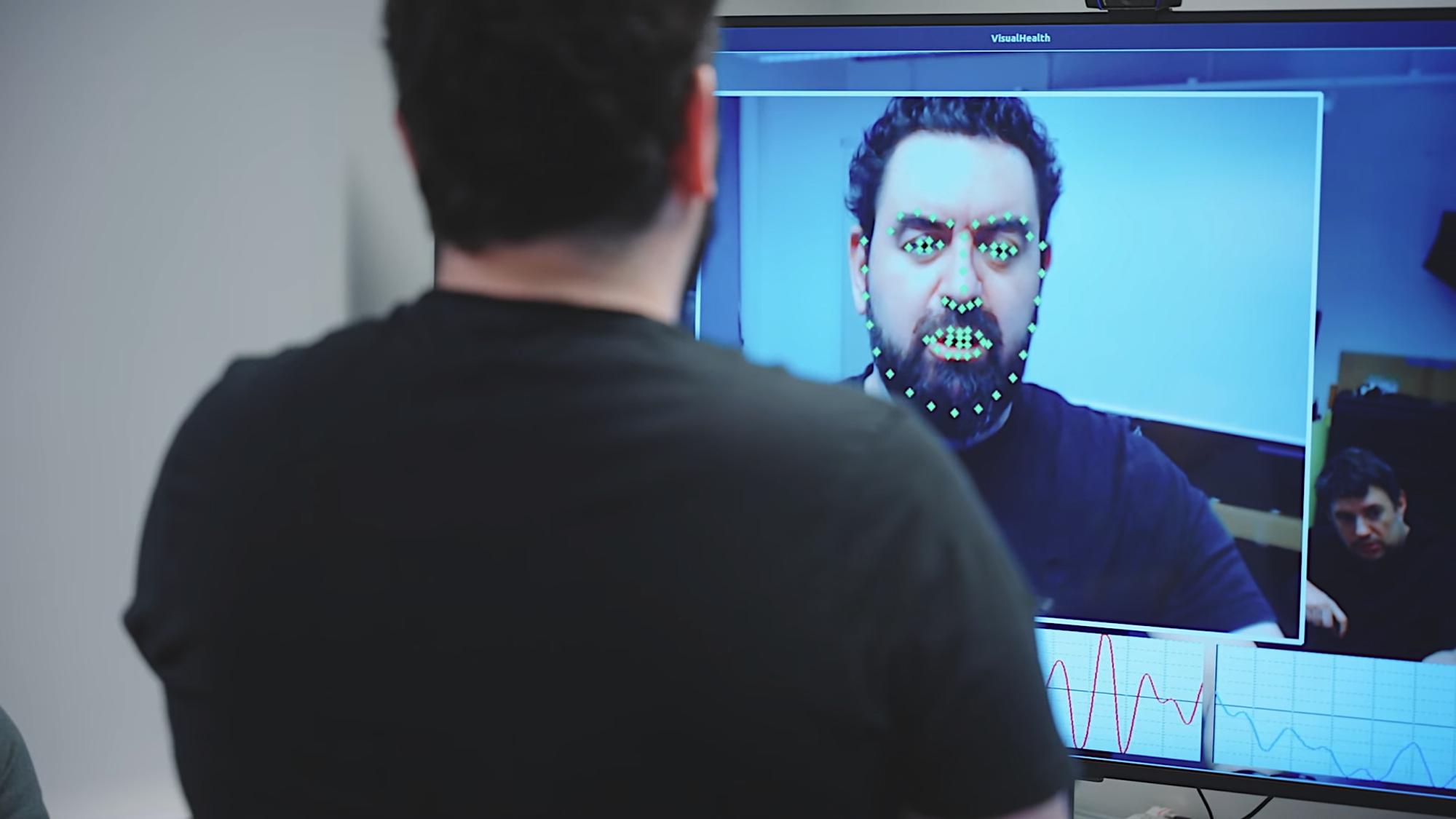 Image of the researcher Constantino Alvarez showing a demo