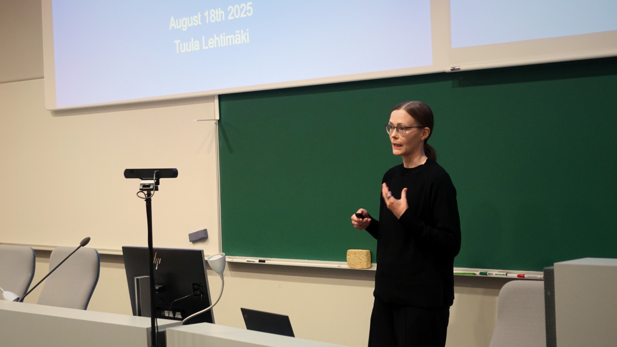 Senior Research Fellow Tuula Lehtimäki giving her demonstration lecture.