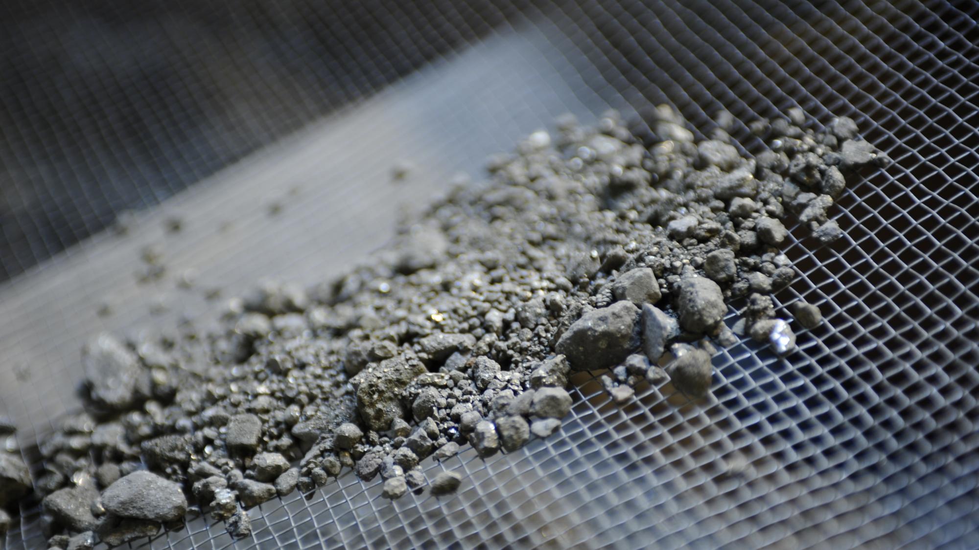 ore at the sieve