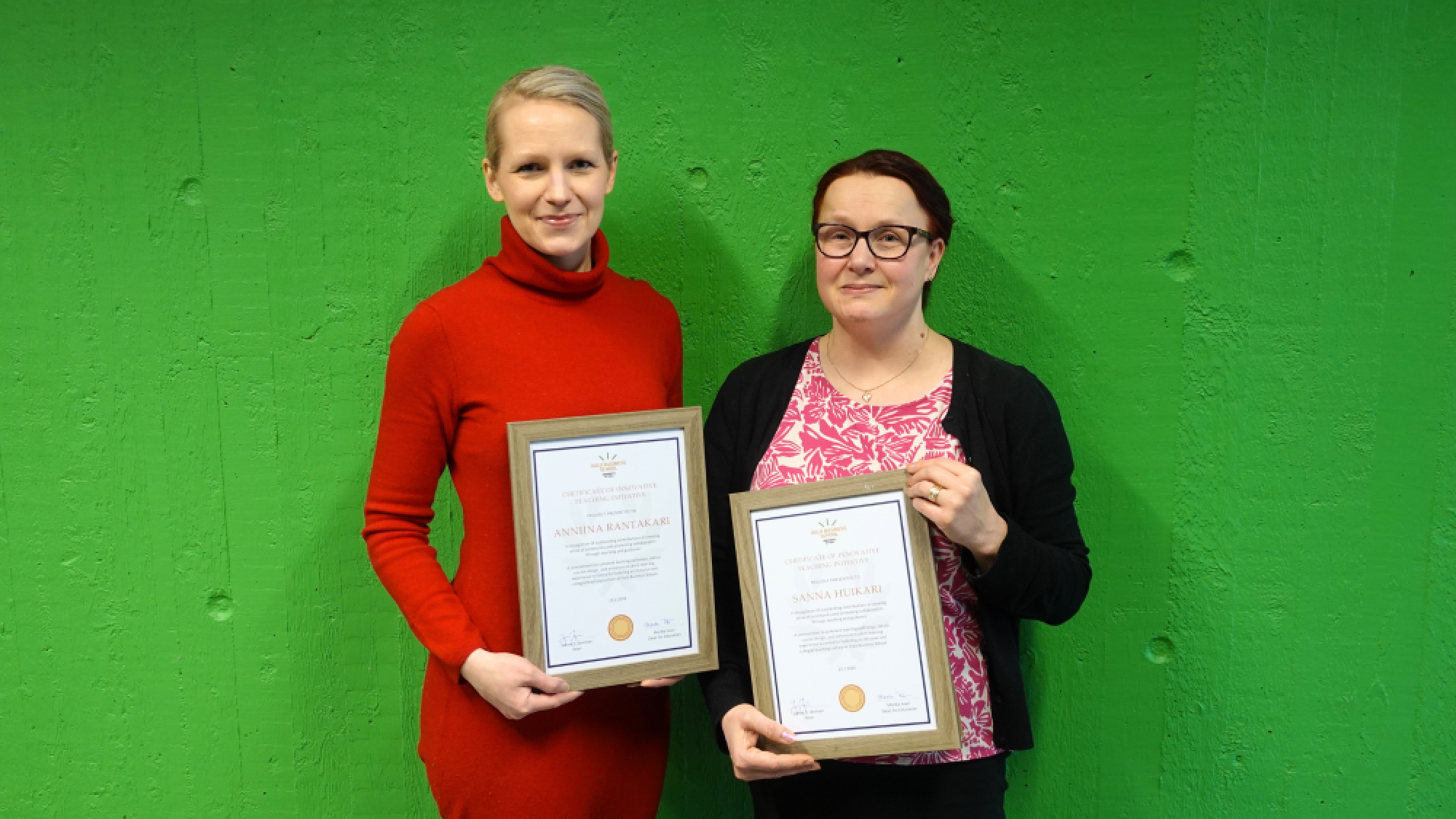 Kuvassa akatemiatutkija Anniina Rantakari ja yliopistonlehtori Sanna Huikari.