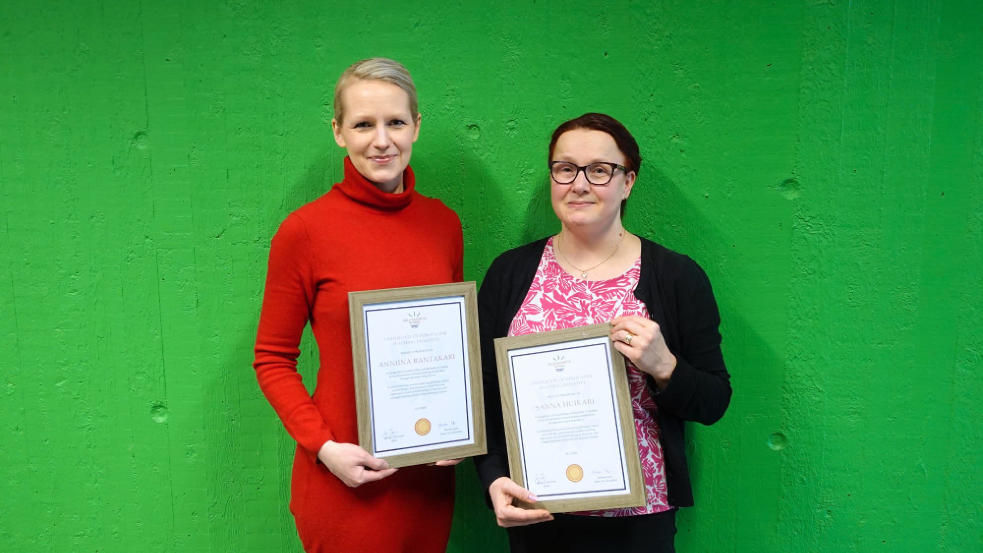 Akatemiatutkija Anniina Rantakari ja yliopistonlehtori Sanna Huikari.