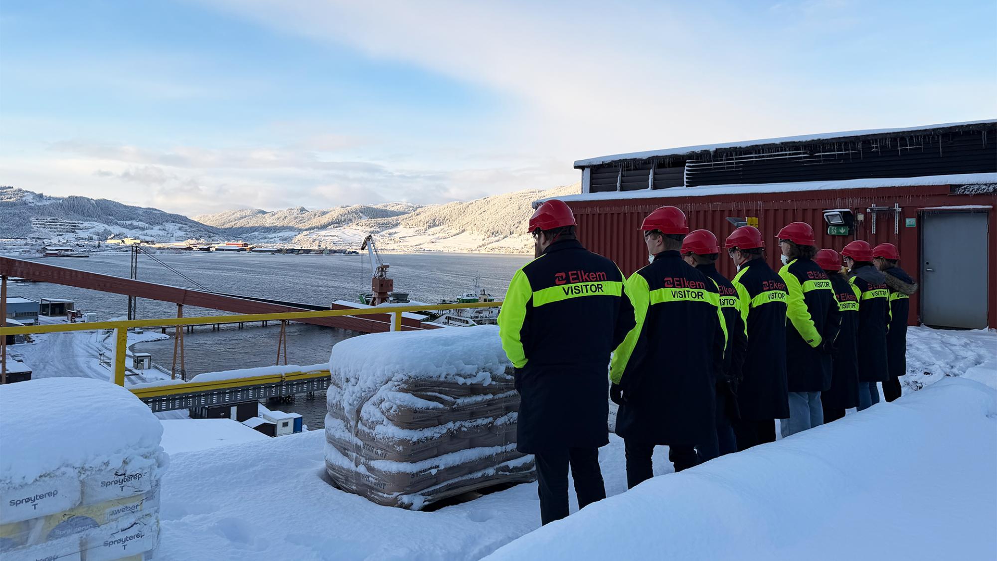 Opiskelijat tutustumassa norjalaiseen teollisuuteen