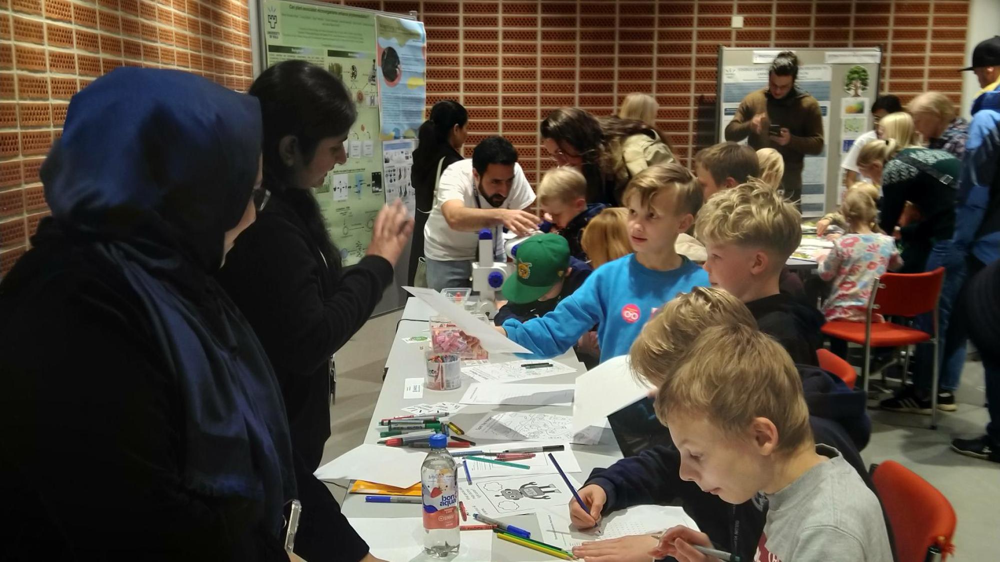 Researchers&#039; Night 2025 I4WORLD researchers