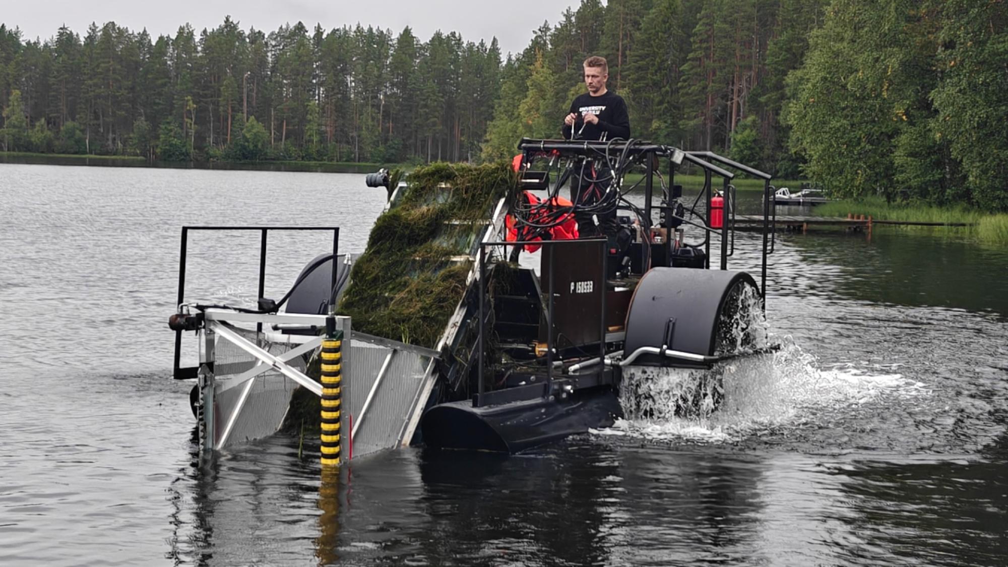 Iso laite järvessä